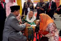 Ketua Umum Partai Gerindra Prabowo Subianto bersama isteri Gus Dur, Sinta Nuriyah Wahid dan Putrinya Yenny Wahid. (Dok. Tim Media Prabowo Subianto)