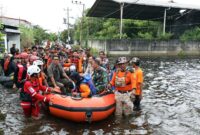 BNPB Serahkan Bantuan Logistik dan Peralatan kepada Korban Banjir Kota Semarang. (Dok. BNPB)

