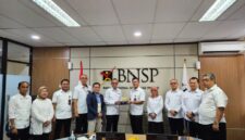 Foto : Pertemuan resmi antara Tim BNSP dan BNPT membahas strategi penyusunan dan implementasi Standar Kompetensi Kerja Khusus bagi Auditor Pelindungan Sarana dan Prasarana. (17/4/24). (Doc.Ist)